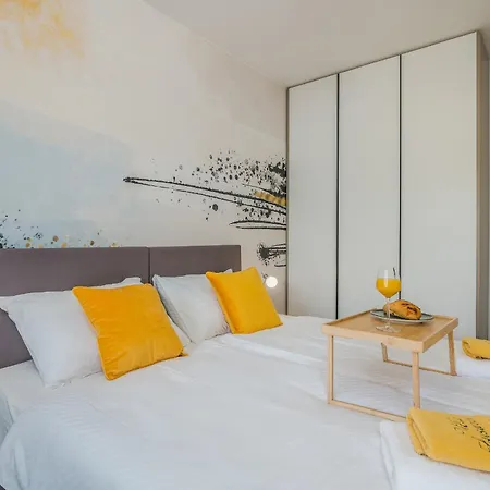 Lusarci With Pool Villa *