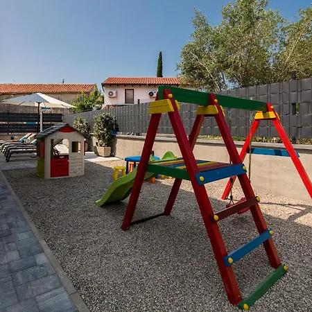 Villa Lusarci With Pool *