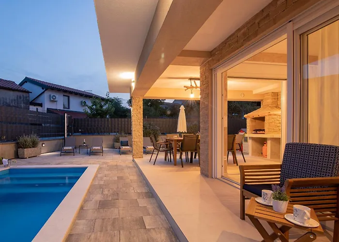 别墅 Lusarci With Pool Zgaljic