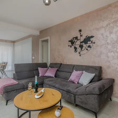 Lusarci With Pool Villa Krk Town