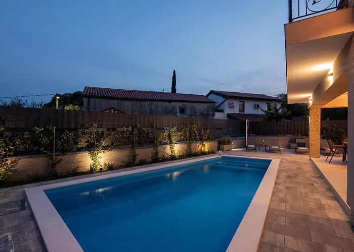 Lusarci With Pool Villa Zgaljic