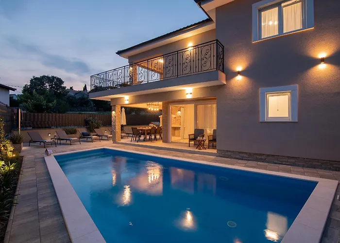 Lusarci With Pool