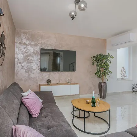 Lusarci With Pool * Zgaljic