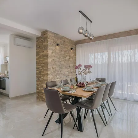 Lusarci With Pool Villa Zgaljic