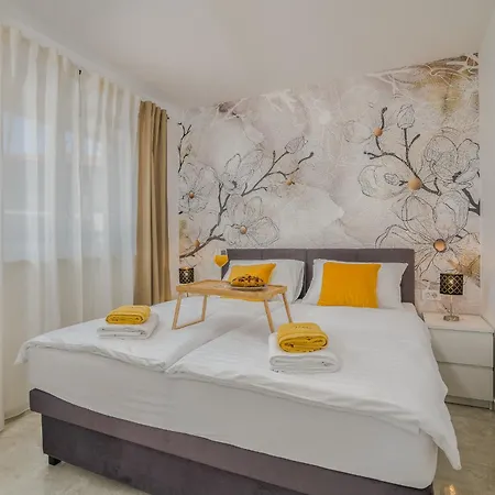 Villa Lusarci With Pool *