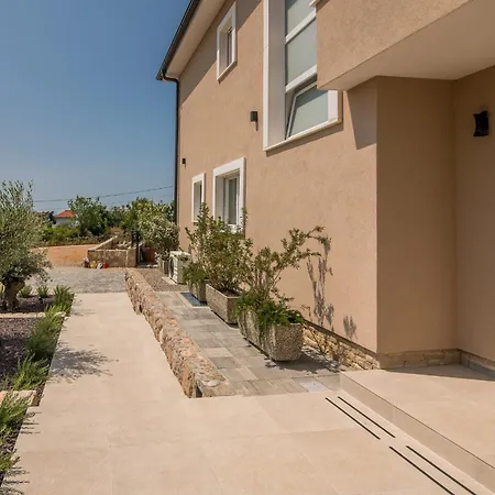 Lusarci With Pool Zgaljic